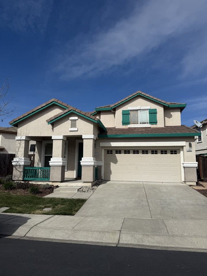 1555 Enterprise Cir - Photo 2 of 35