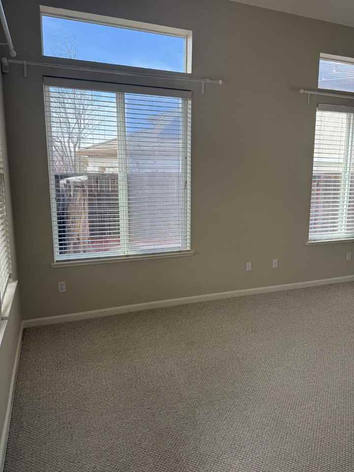 1555 Enterprise Cir - Photo 4 of 35