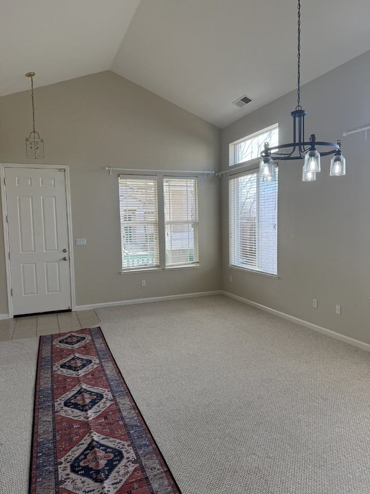 1555 Enterprise Cir - Photo 6 of 35