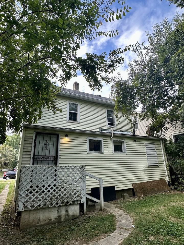 3605 Larkwood Ave - Photo 3 of 32
