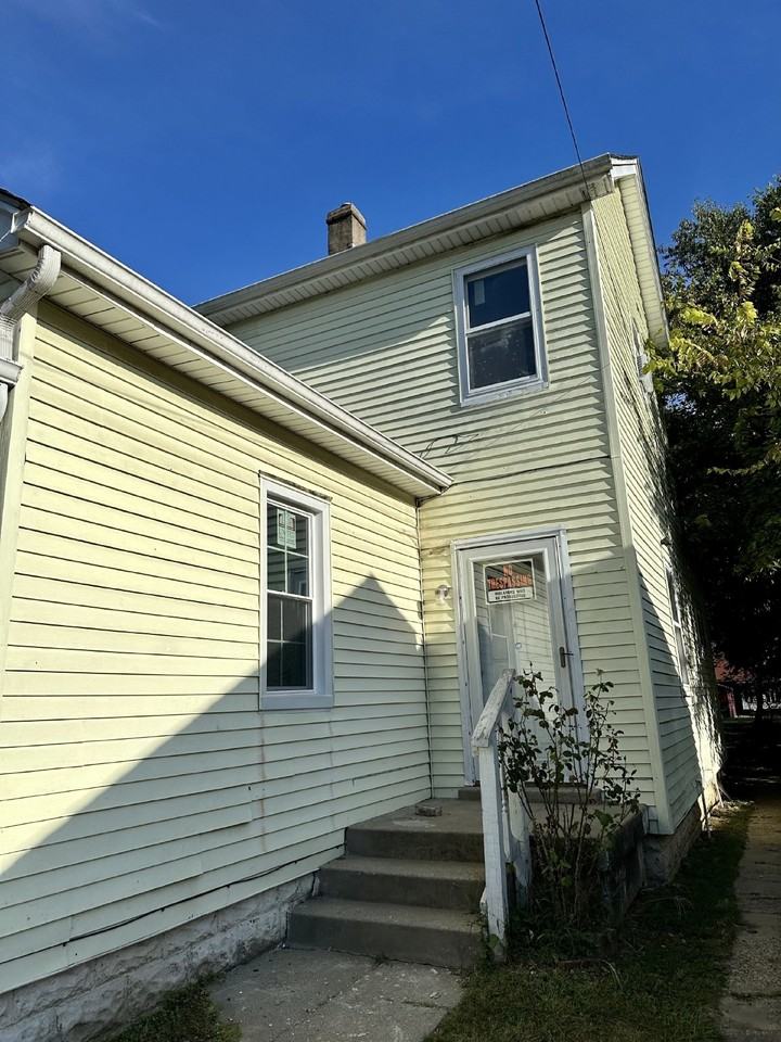 3605 Larkwood Ave - Photo 4 of 32