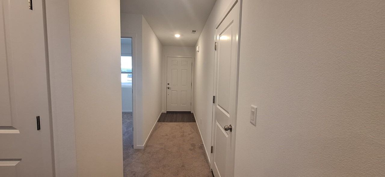1349 Ne Cobbleridge Loop - Photo 3 of 37