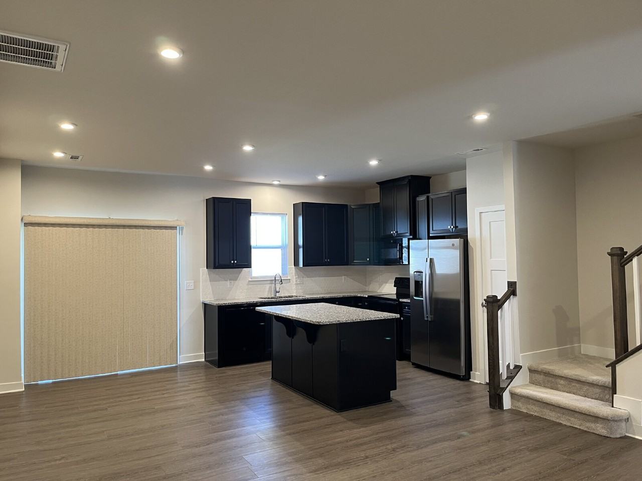 1008 Riverbrook Dr - Photo 5 of 31