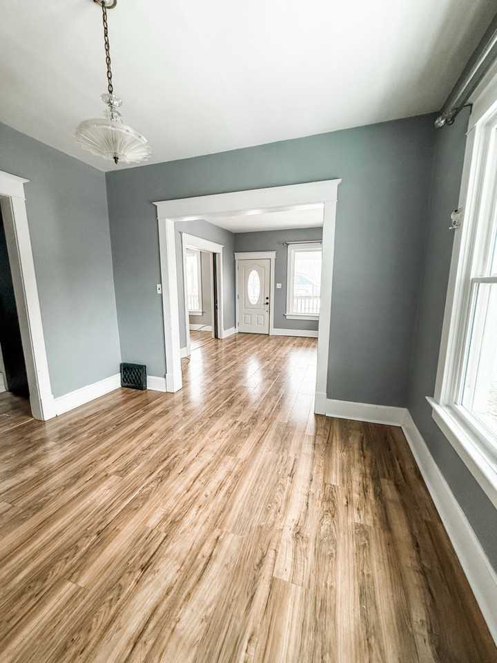 407 Ellison St - Photo 3 of 9