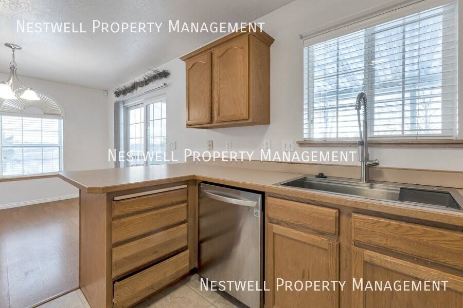 1039 Mountain Rd - Photo 3 of 29
