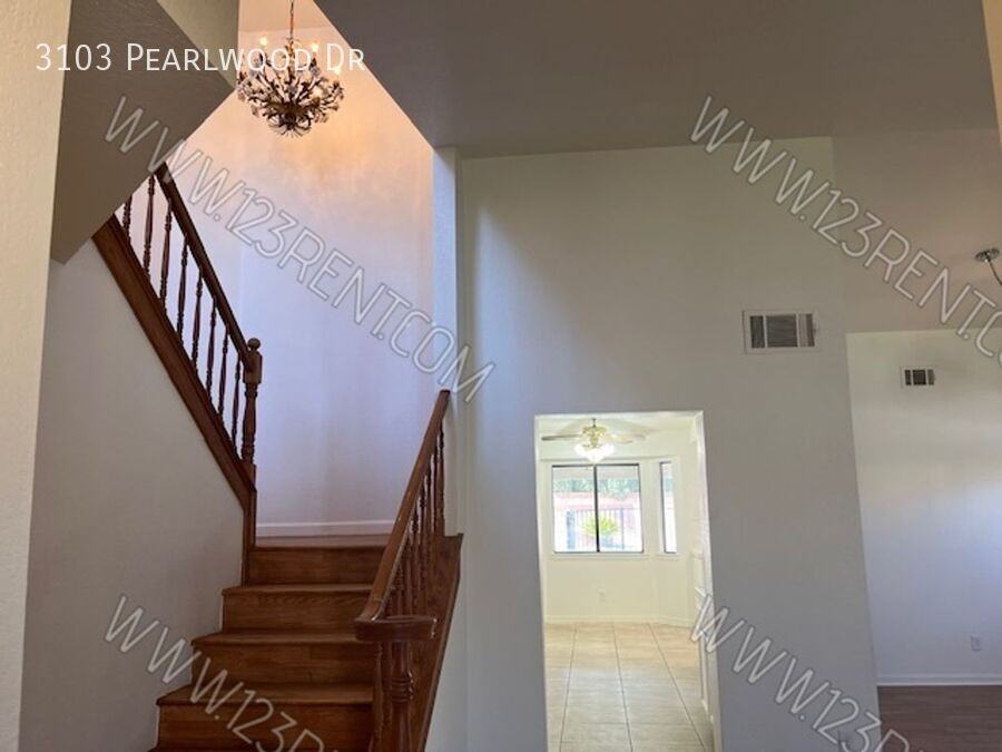 3103 Pearlwood Dr - Photo 4 of 29