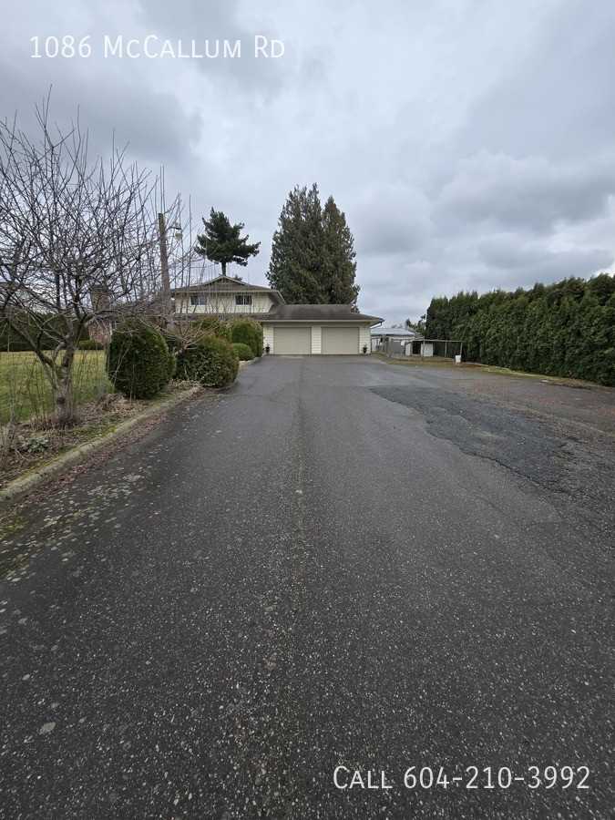 1086 Mccallum Rd - Photo 2 of 17