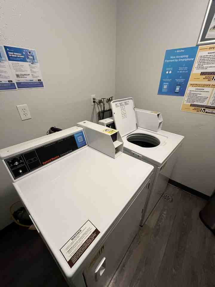 6310 Sylmar Ave - Photo 5 of 41