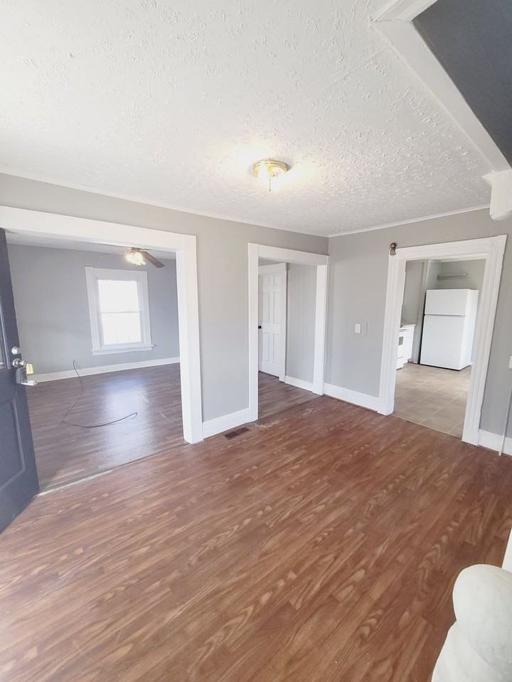 68 Monroe St - Photo 3 of 11