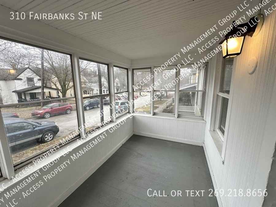 310 Fairbanks St Ne - Photo 2 of 27