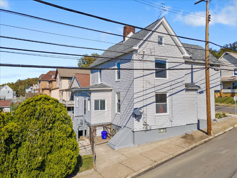 1300 3rd Ave - Photo 3 of 20