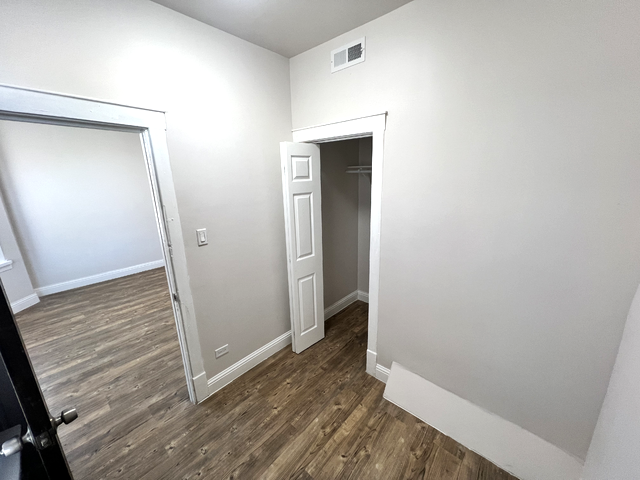 8208 S Shore Ave #1R - Photo 7 of 10