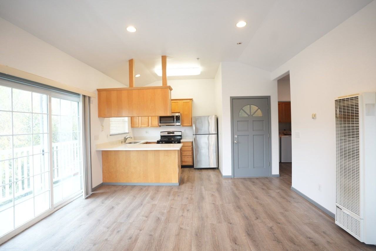 2660 Pine St - Photo 5 of 15