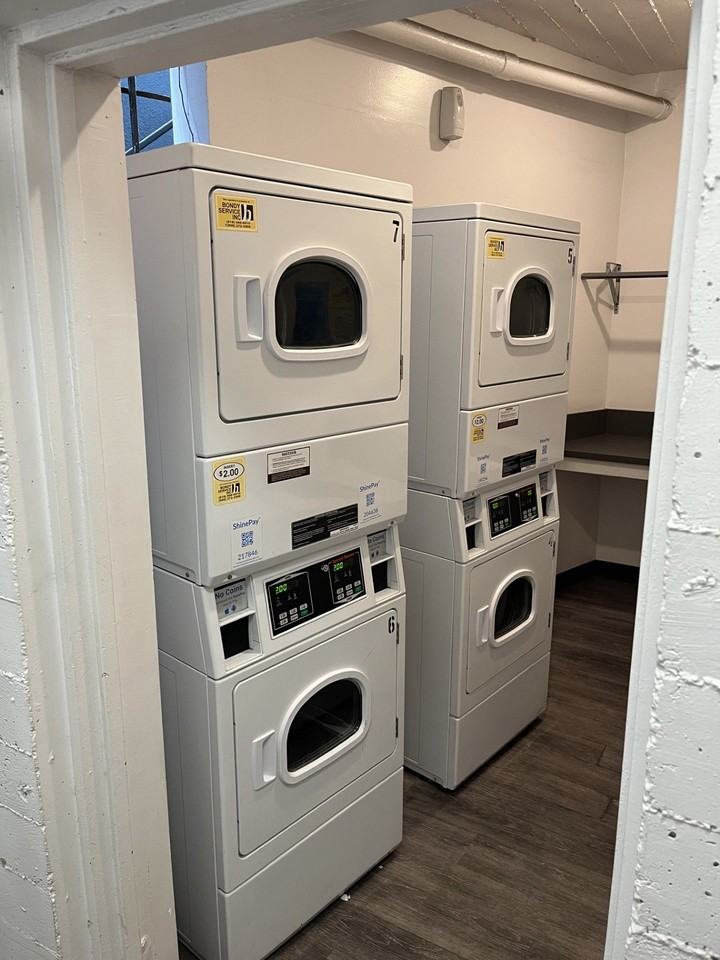 8375 Fountain Ave - Photo 4 of 12