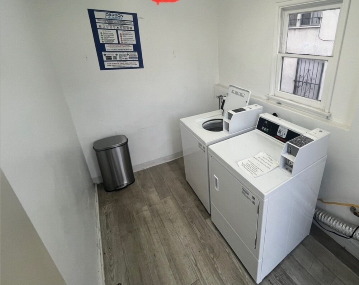 7056 Lanewood Ave - Photo 3 of 6