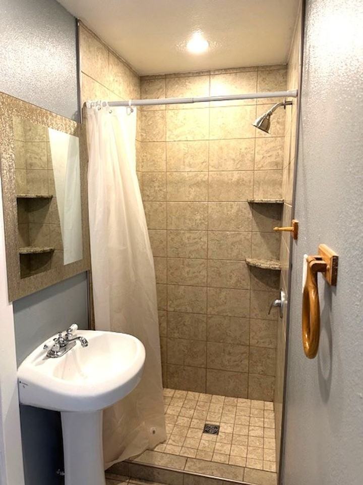 384 1/2 River St - Photo 6 of 7