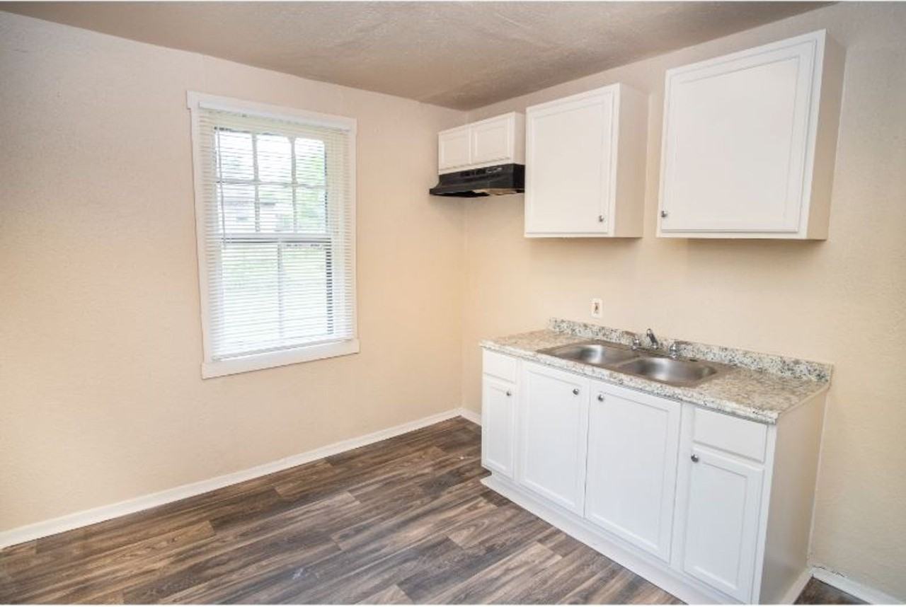 514 Bee St - Photo 6 of 15