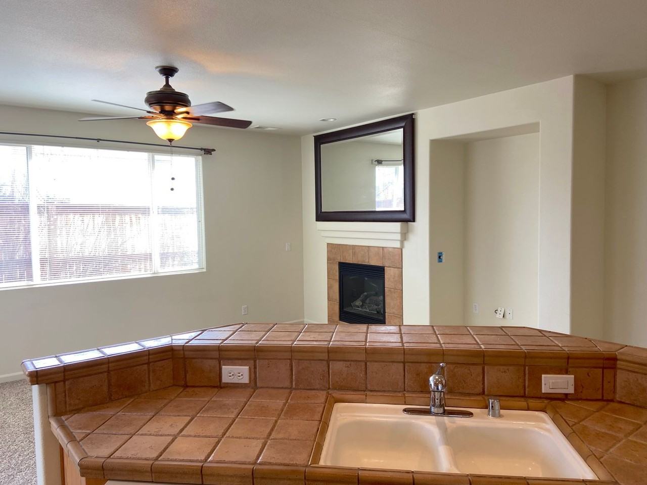 10412 Chadwell Dr - Photo 3 of 30