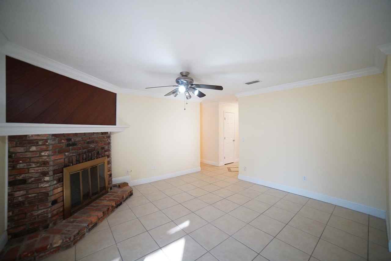 2410 Poco St - Photo 3 of 28