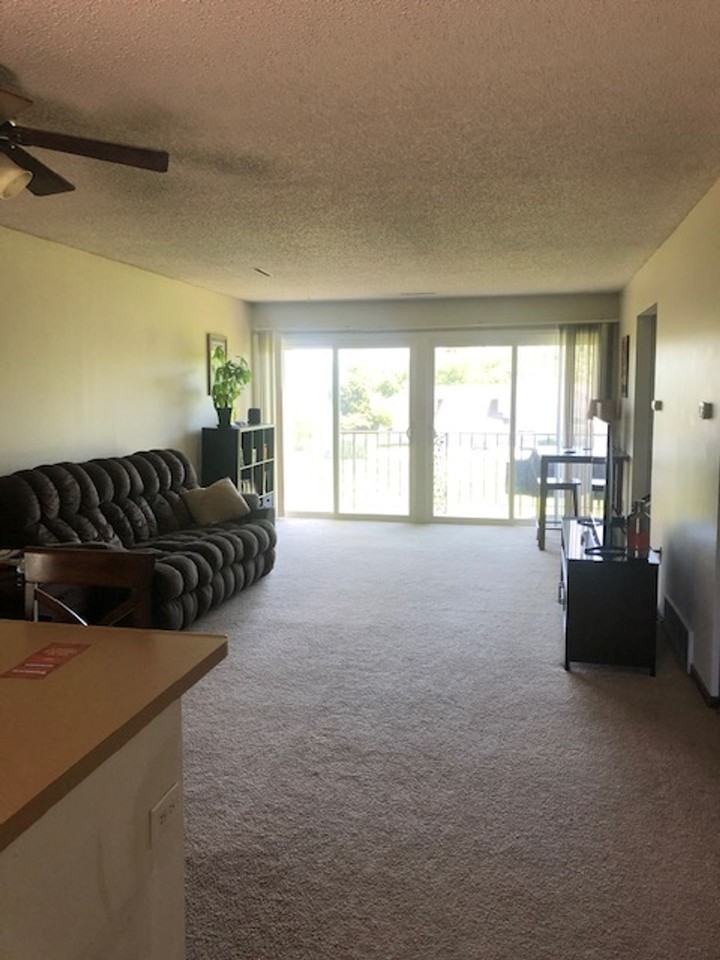 580 Foster - Photo 6 of 6