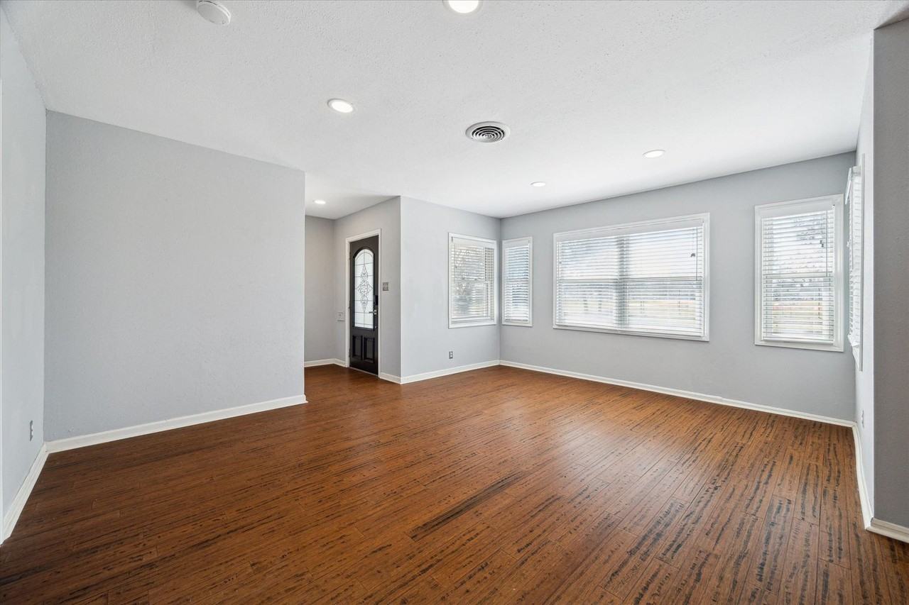 1444 W 43rd St - Photo 5 of 18