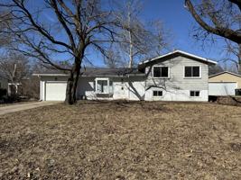 featured image of 904 E Sunnycrest Dr #NA