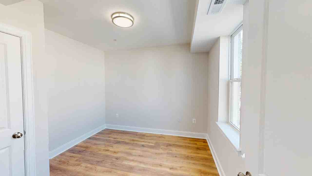 220 Hamilton St Nw #102