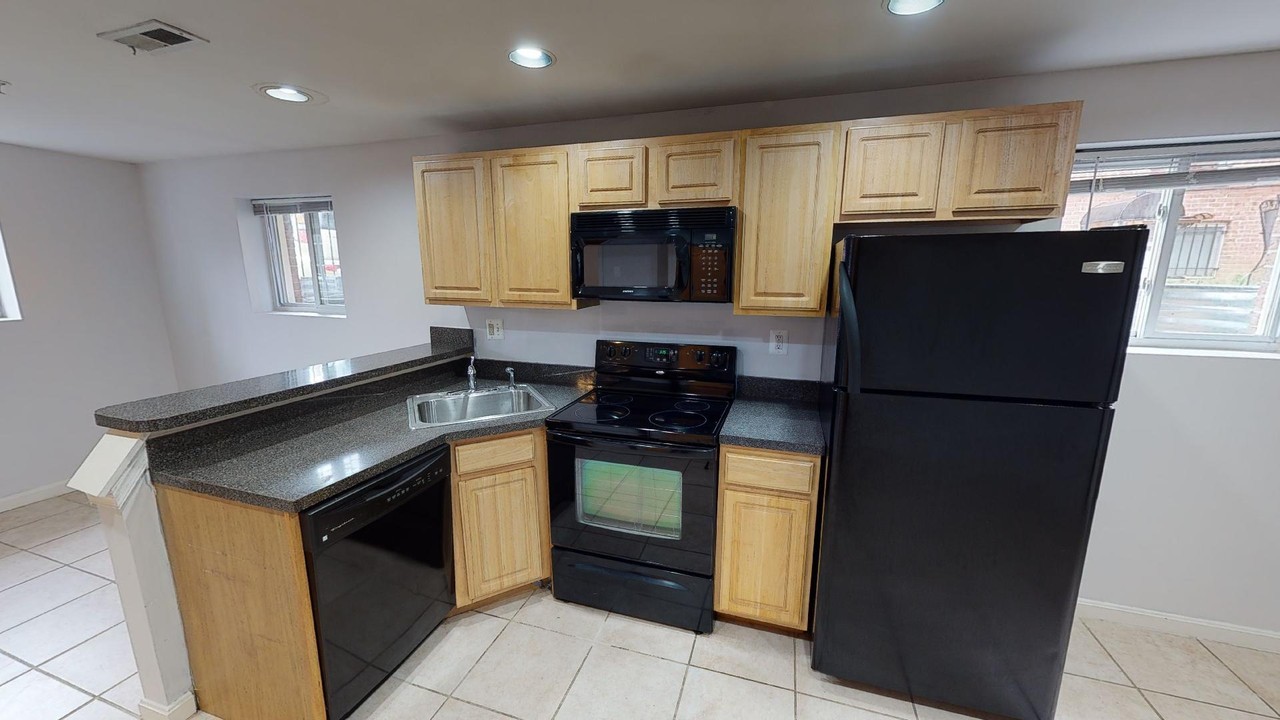 732 Park Rd Nw #B4 - Photo 2 of 17