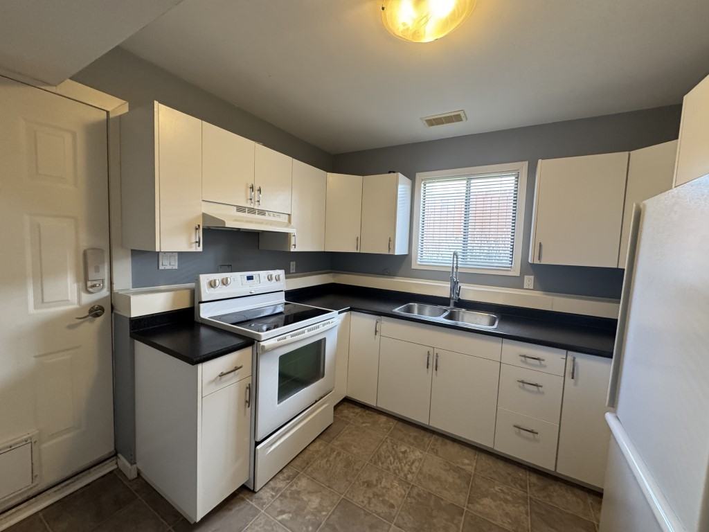 6166 Palahi Rd Lowr - Photo 7 of 16