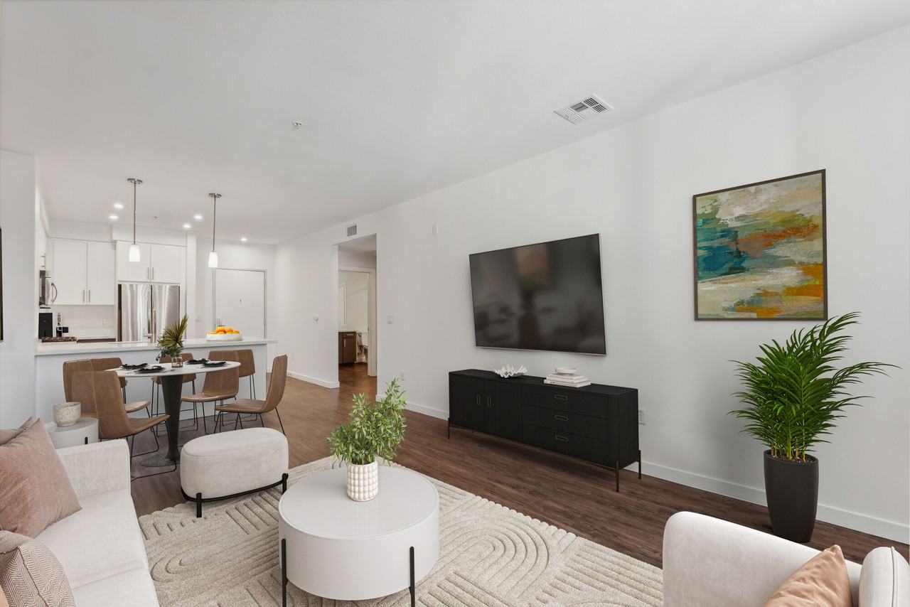 Nineteen01 - Photo 3 of 49