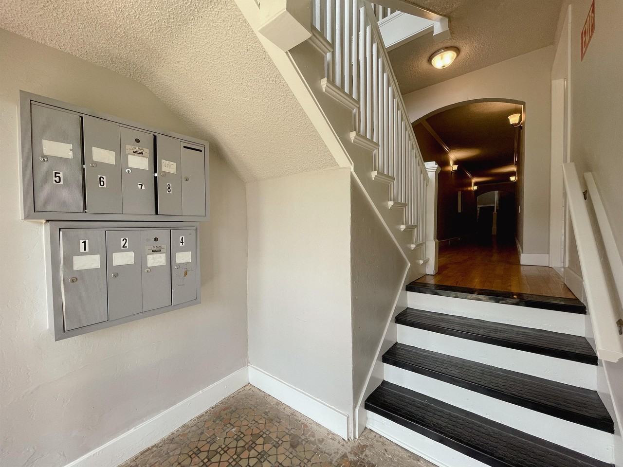 831 East Drive - Photo 4 of 7