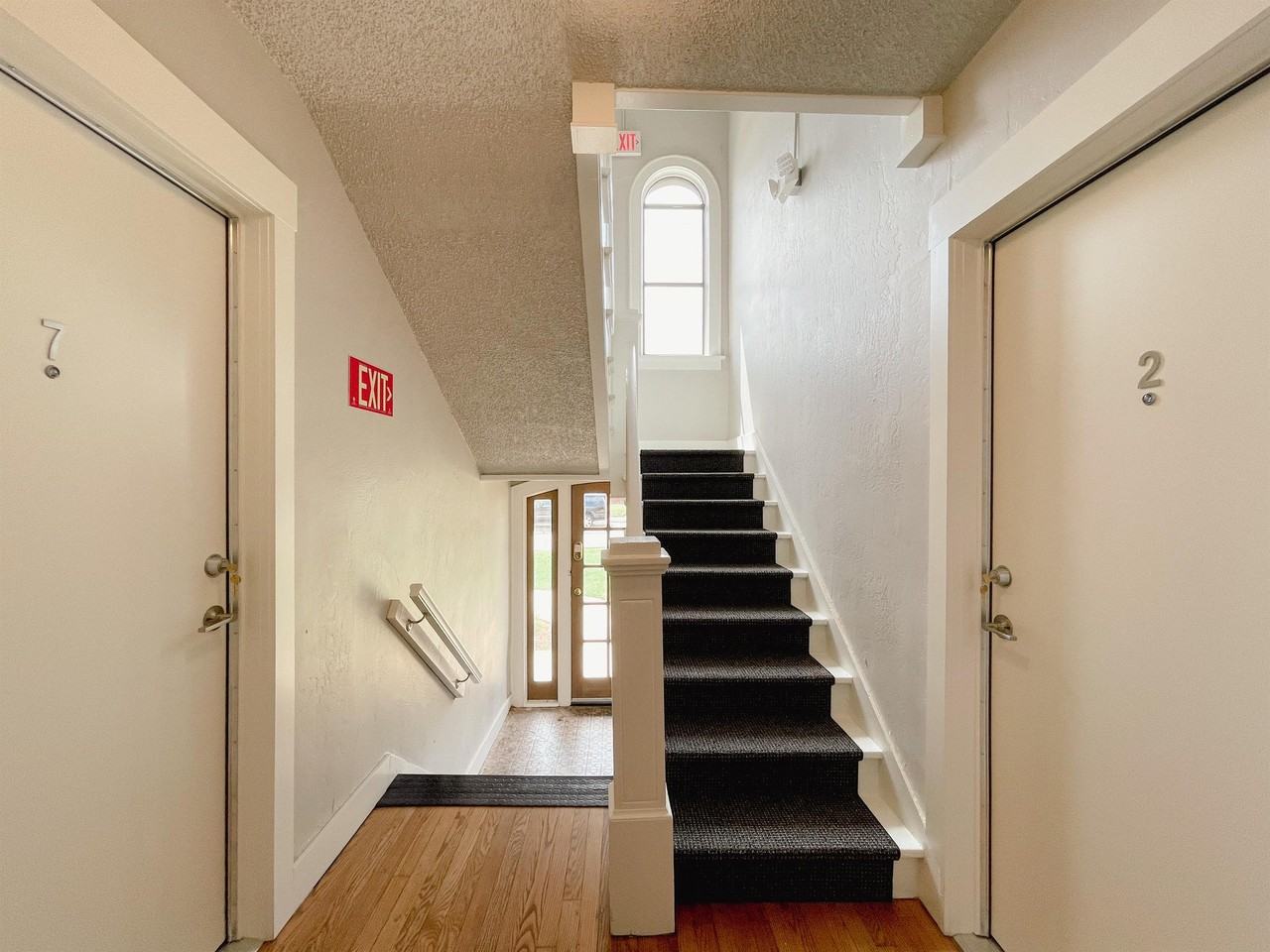 831 East Drive - Photo 5 of 7