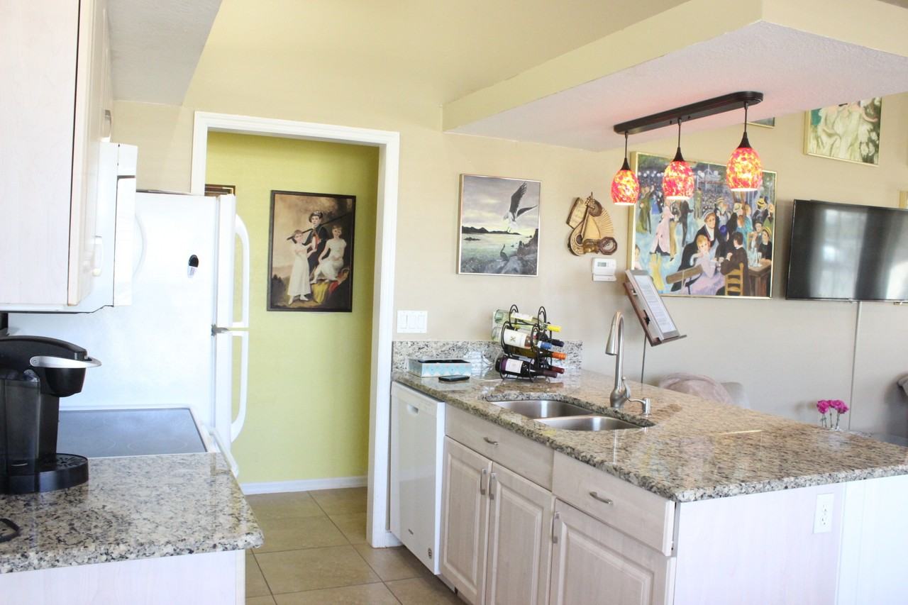 907 Cape Coral Parkway West - Photo 2 of 14