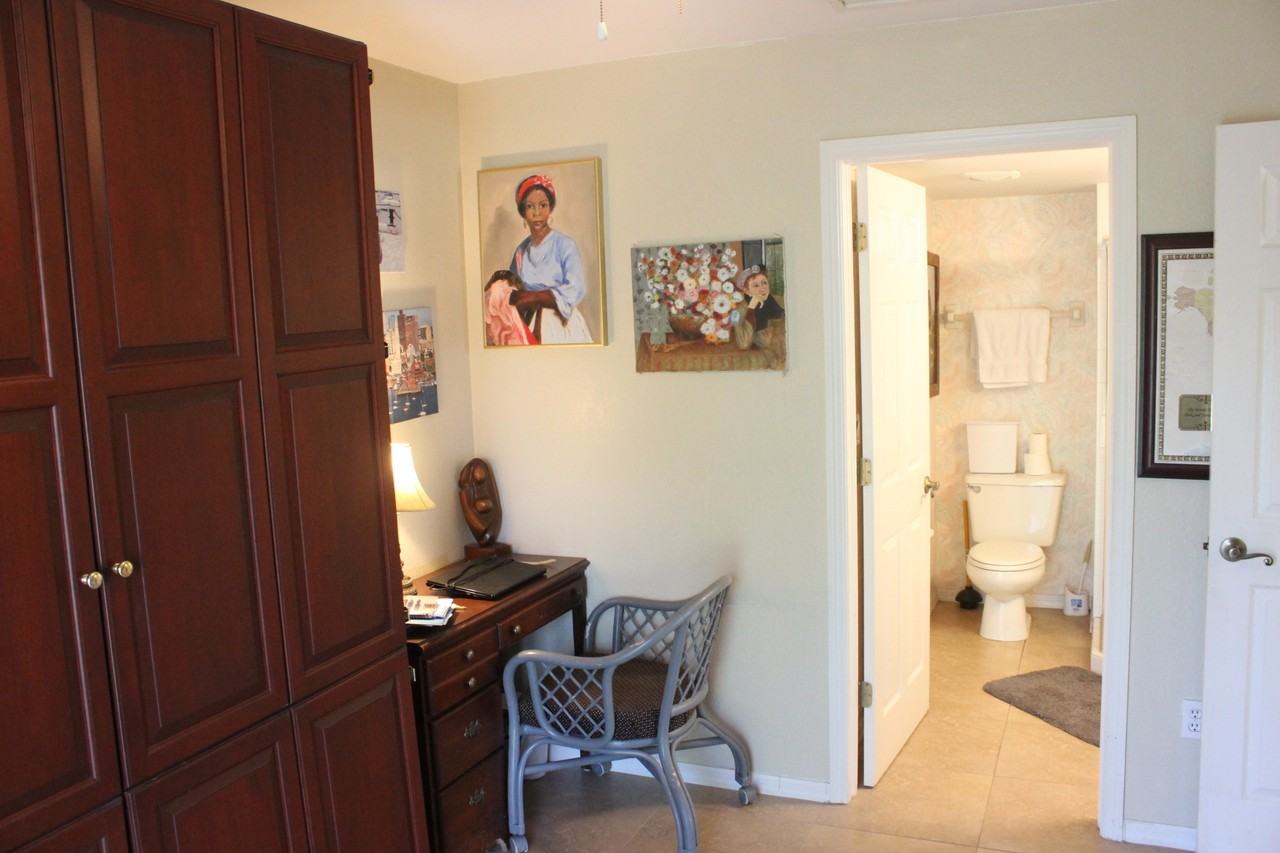 907 Cape Coral Parkway West - Photo 7 of 13