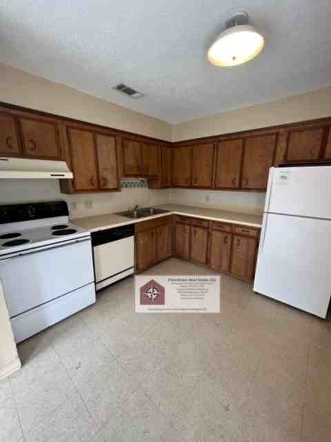 3102 Courtney Avenue - Photo 2 of 4