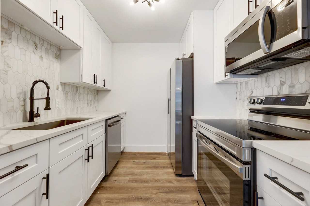 8312 Bowling Green Drive - Photo 4 of 10