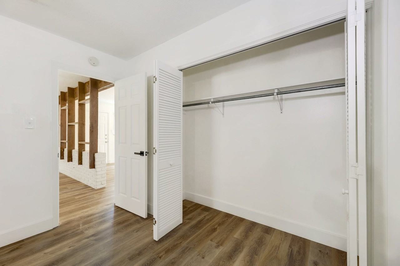 8312 Bowling Green Drive - Photo 7 of 10