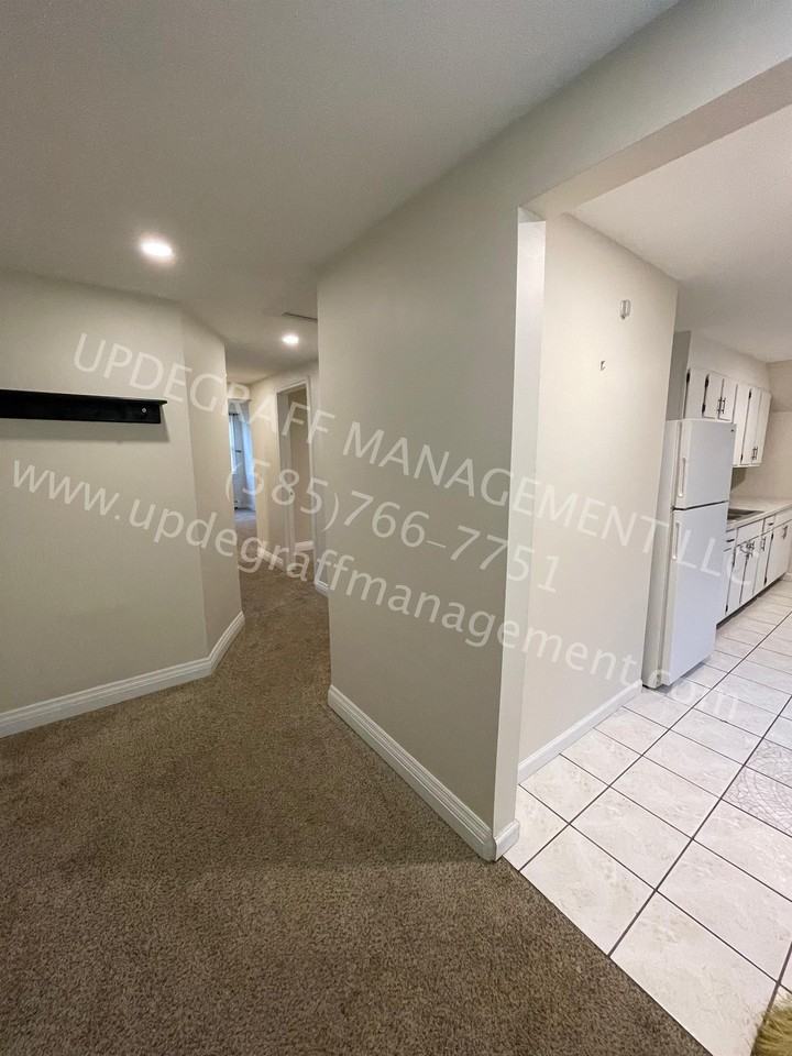 521 Oxford Street (SOLD 2.14.25) - Photo 4 of 12