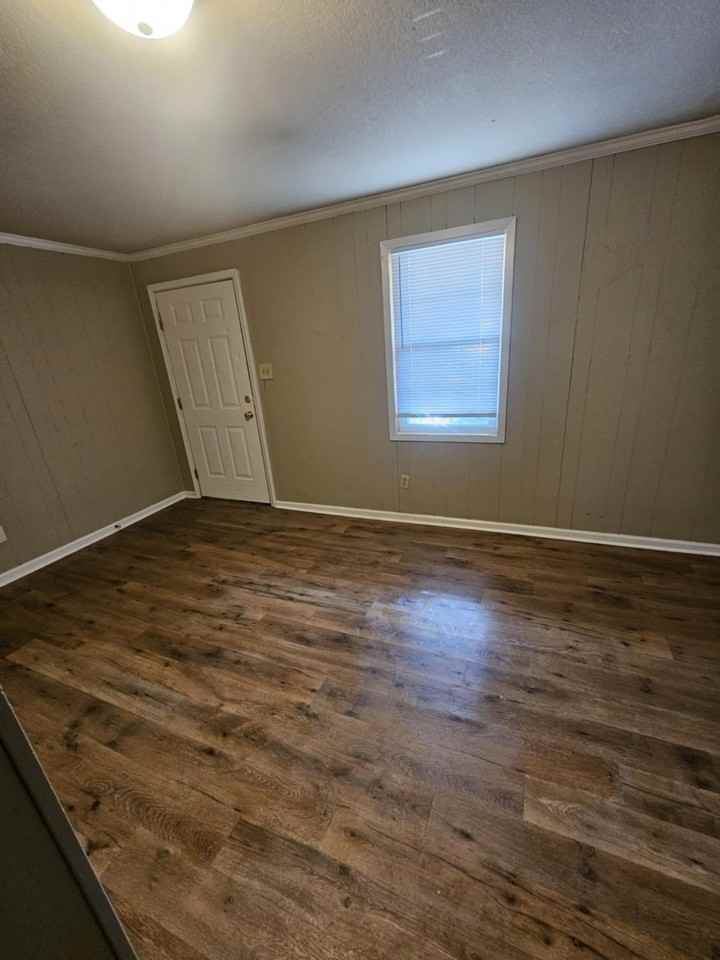 1300 Falls Street - Photo 2 of 7