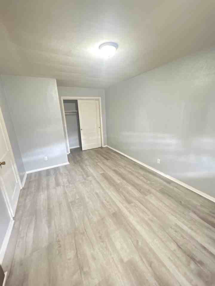 127-129 Paw Paw Street - Photo 2 of 13