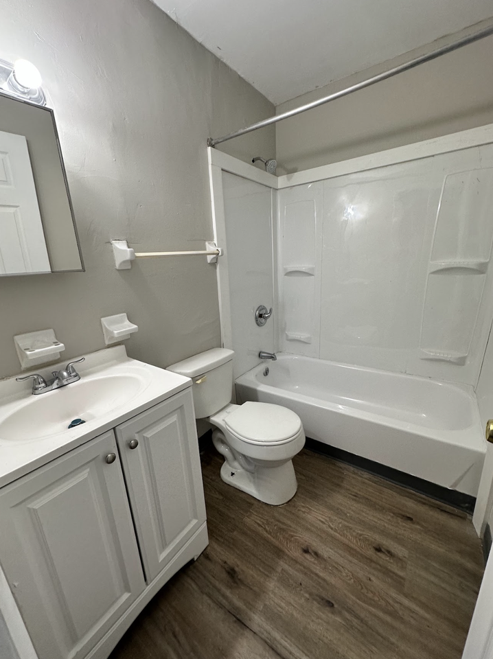 1628 North James H McGee Boulevard - Photo 4 of 10