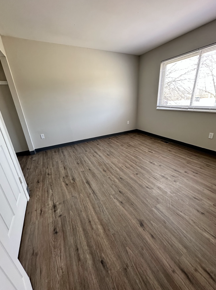 1628 North James H McGee Boulevard - Photo 6 of 10