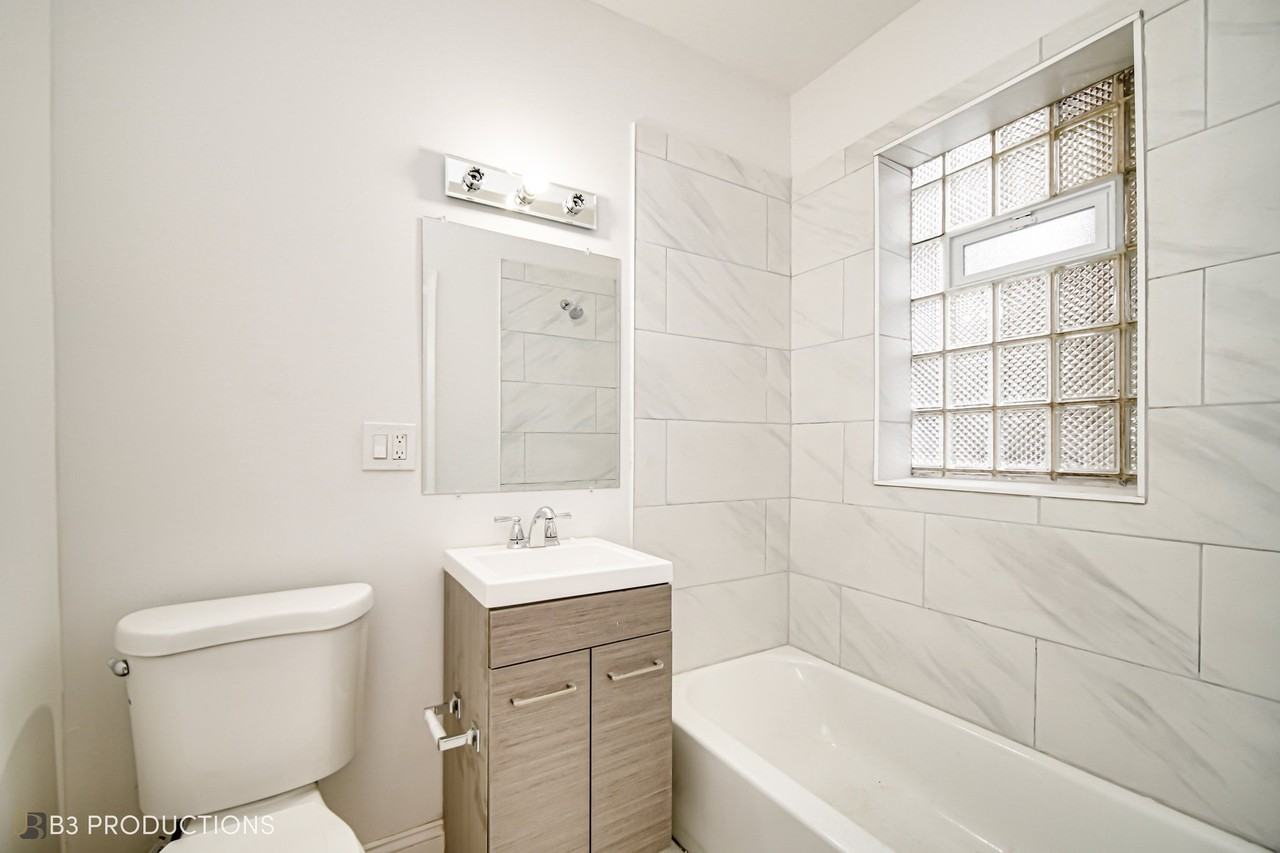 8524 South Oglesby Avenue - Photo 7 of 9