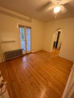 featured image of 240 W Lakelawn Pl