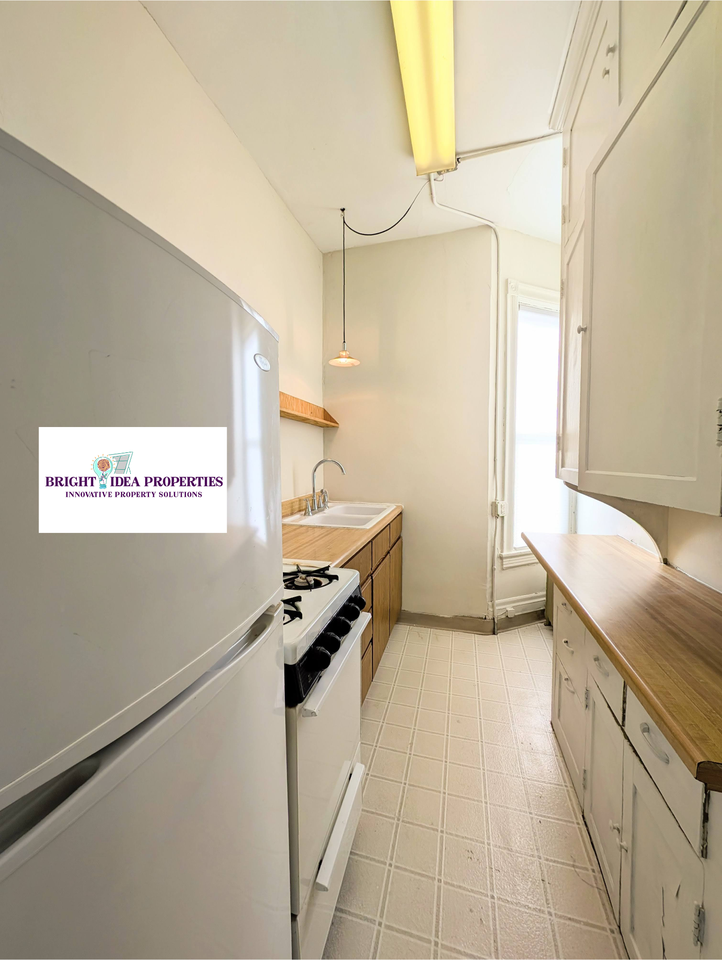 583 Lincoln Avenue - Photo 3 of 7