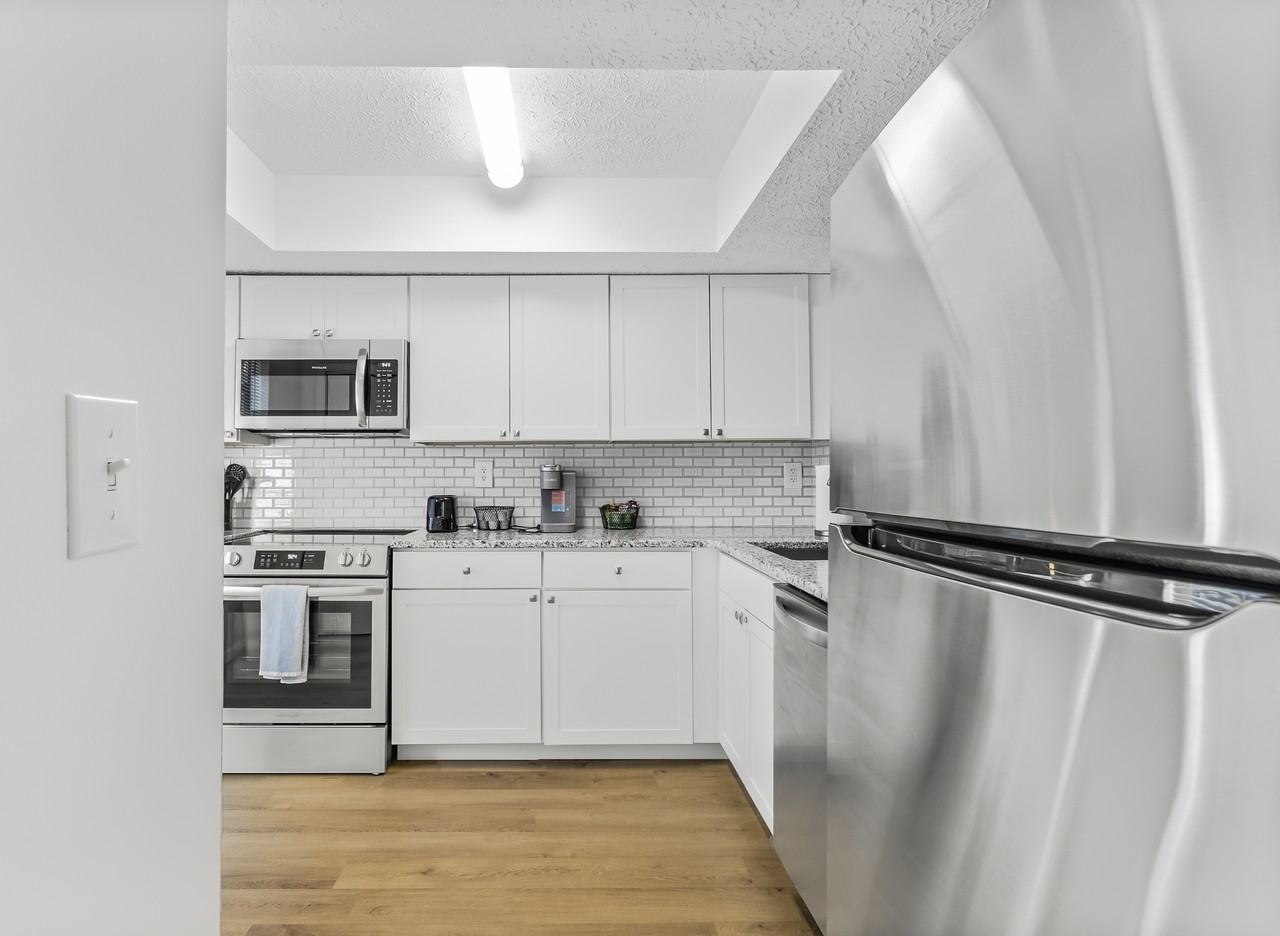 280 Randolph Road - Photo 5 of 36