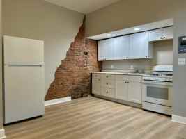 featured image of 229 E King St