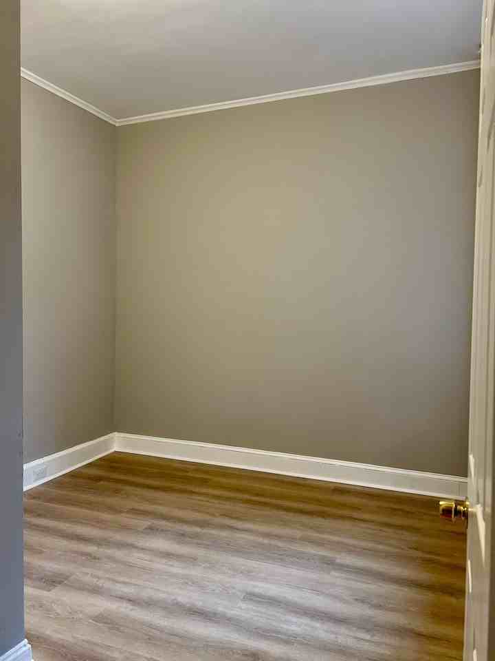 229 East King Street - Photo 6 of 8
