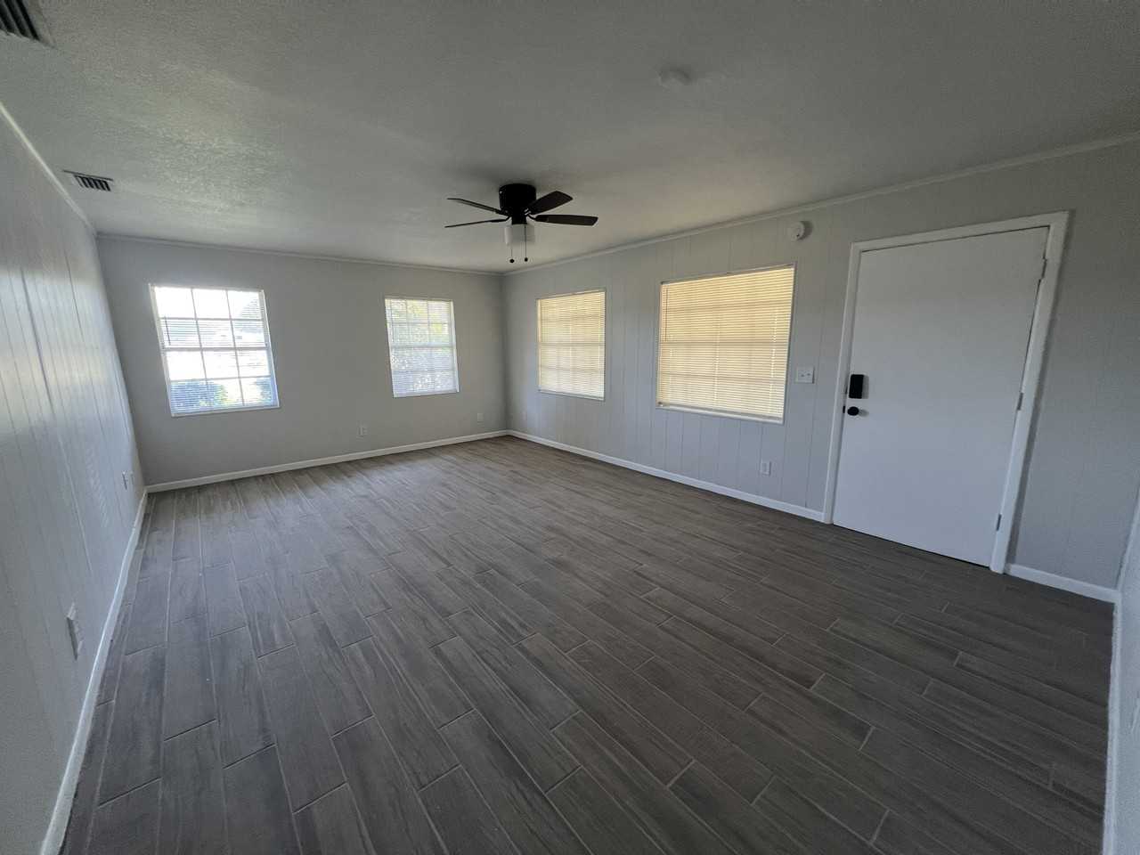 2800 Hurst Road - Photo 2 of 9