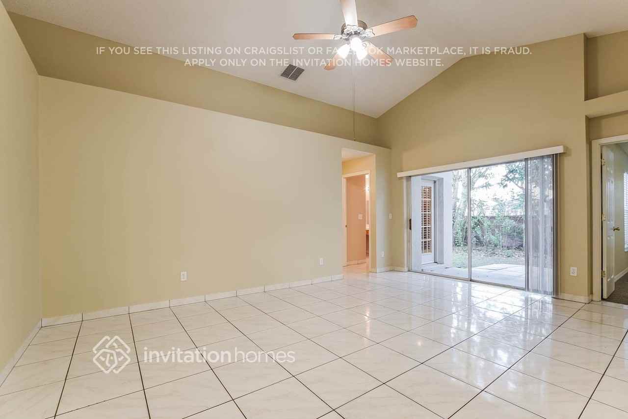 10604 Sun Villa Blvd - Photo 3 of 17